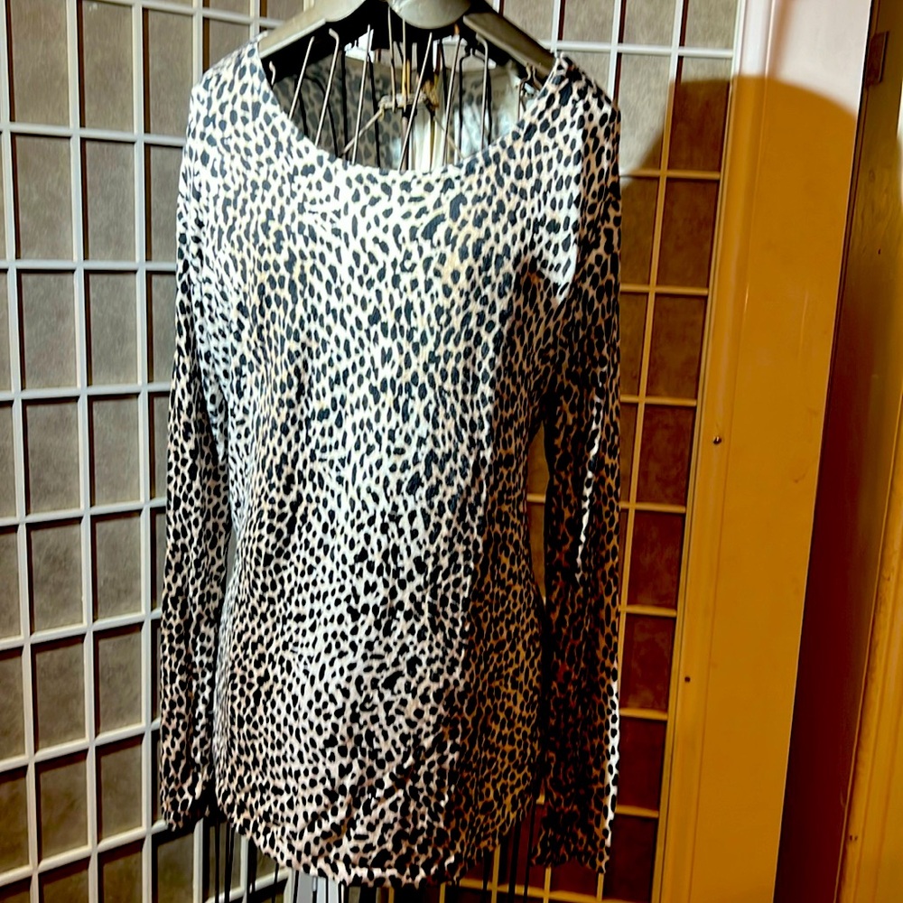 Chicos Leopard Fine Light Sweater Tunic Size 1 NWOT
